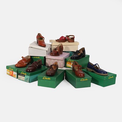 Lot 412 - A group of fifteen pairs of ladies' shoes