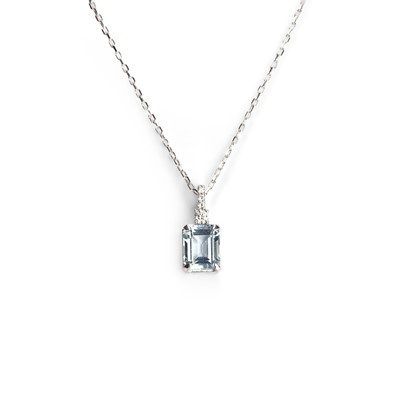 Lot 118 - An aquamarine and diamond pendant necklace