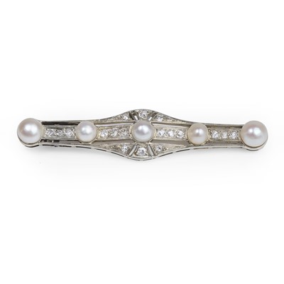 Lot 51 - An pearl and diamond bar brooch