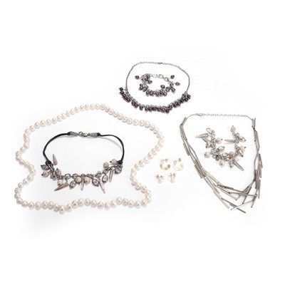Lot 316 - A collection of mostly silver and cultured pearl jewellery