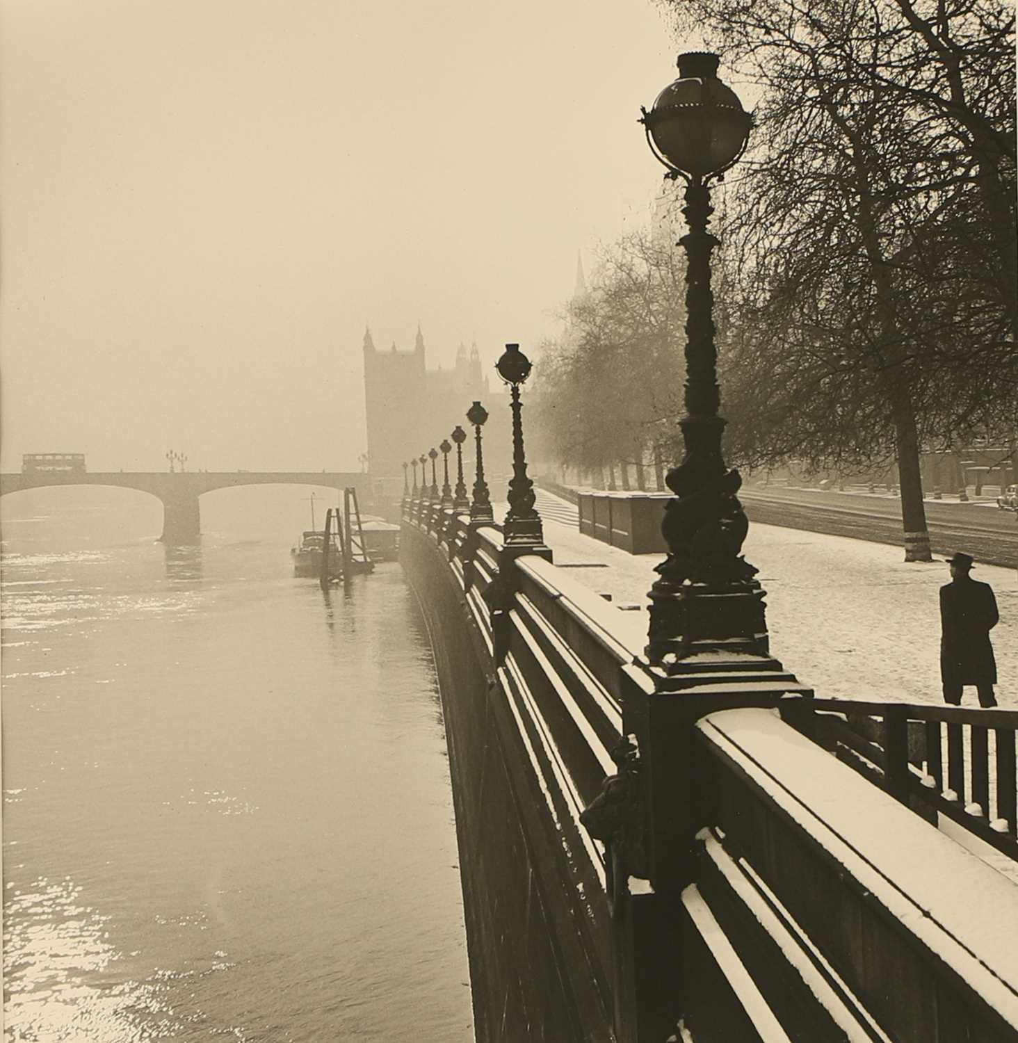 Lot 189 - Wolfgang Suschitzky (Austrian-British 1912-2016)