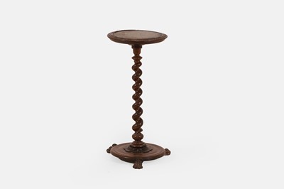 Lot 190 - A nodule marble-topped occasional table