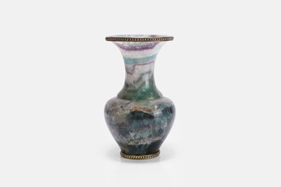 Lot 515 - A fluorite vase