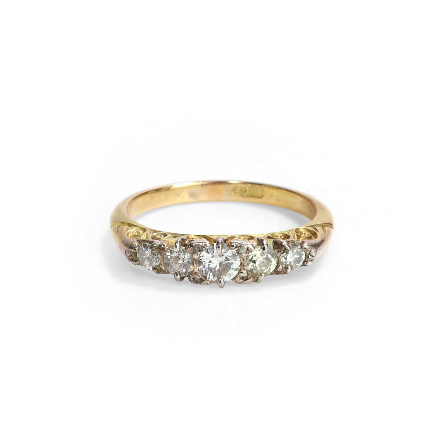 Lot 37 - A five stone diamond ring