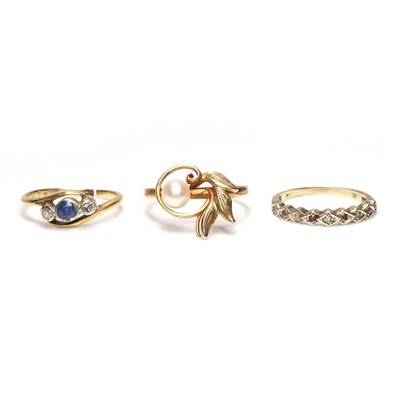 Lot 303 - Three gemstone set rings