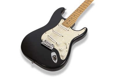 Lot 22 - A 2000 Fender Stratocaster electric guitar