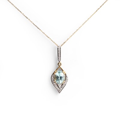 Lot 98 - An 18ct gold tourmaline and diamond pendant necklace
