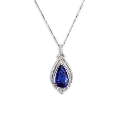 Lot 135 - A platinum tanzanite and diamond pendant necklace