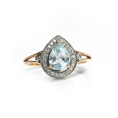 Lot 96 - An 18ct gold tourmaline and diamond ring