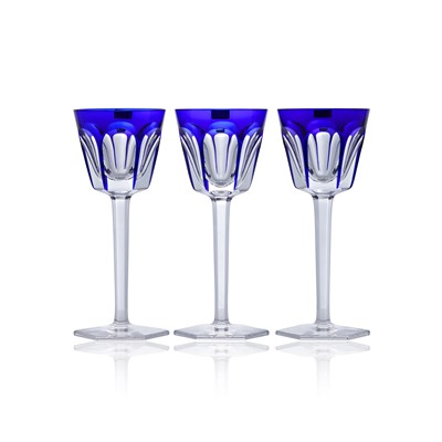 Lot 158 - A set of six Baccarat 'Harcourt' pattern wine glasses