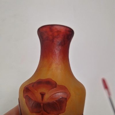 Lot 80 - A Daum cameo glass vase