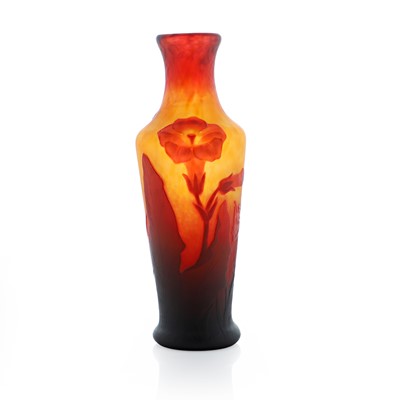Lot 80 - A Daum cameo glass vase