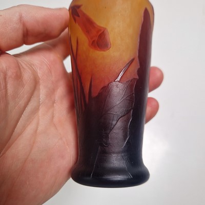 Lot 80 - A Daum cameo glass vase