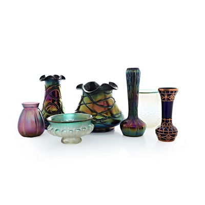 Lot 65 - A collection of seven glass items