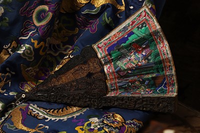 Lot 175 - A Chinese export tortoiseshell fan