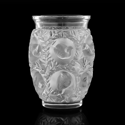 Lot 104 - A Lalique 'Bagatelle' vase