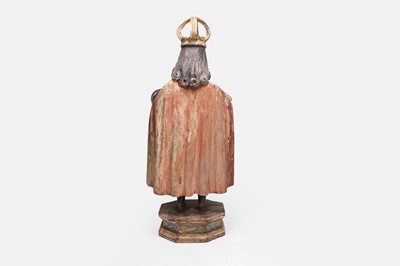 Lot 140 - A carved wooden bust of a nobleman or ecclesiastical figure