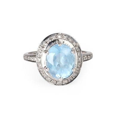 Lot 140 - An 18ct white gold aquamarine and diamond ring