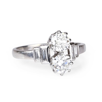 Lot 28 - A diamond two stone ring