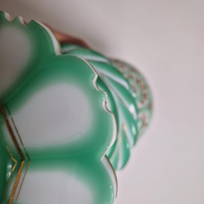 Lot 52 - A very large Biedermeier glass vase and cover