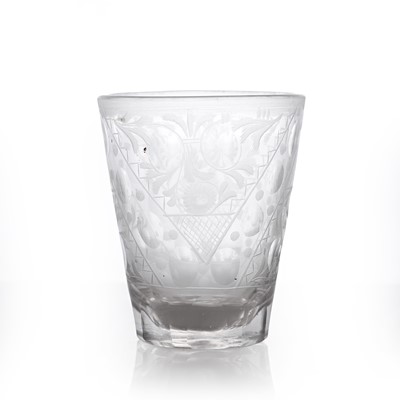 Lot 21 - An engraved glass tumbler