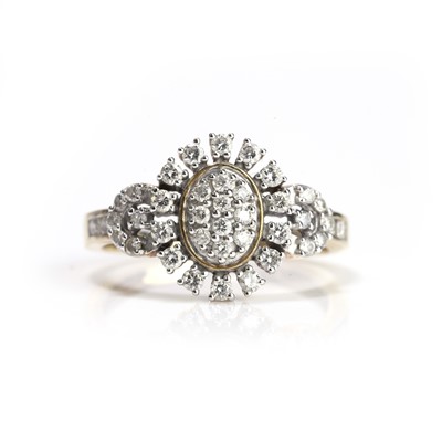 Lot 124 - A 9ct gold diamond cluster ring