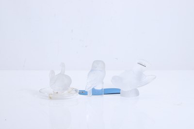 Lot 161 - A Lalique satin glass bird
