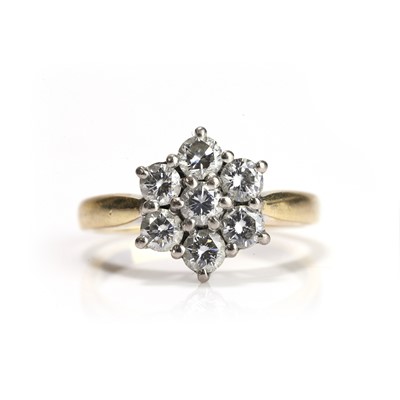 Lot 86 - An 18ct gold diamond cluster ring