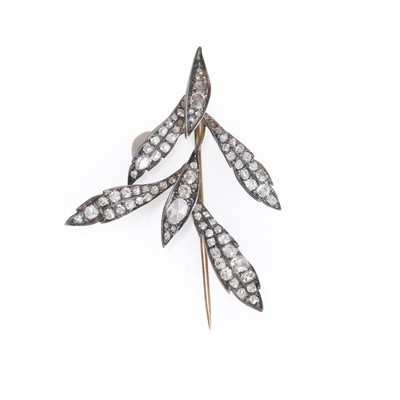 Lot 3 - An antique diamond leaf pin