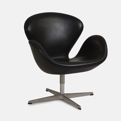 Lot 231 - Arne Jacobsen (Danish, 1902-1971) for Fritz Hansen