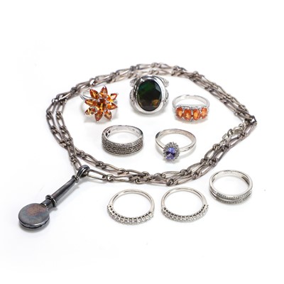 Lot 307 - A small group of silver jewellery