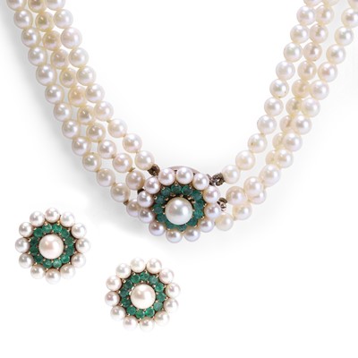 Lot 135 - A pair of 9ct gold cultured pearl and emerald earrings with a matching choker