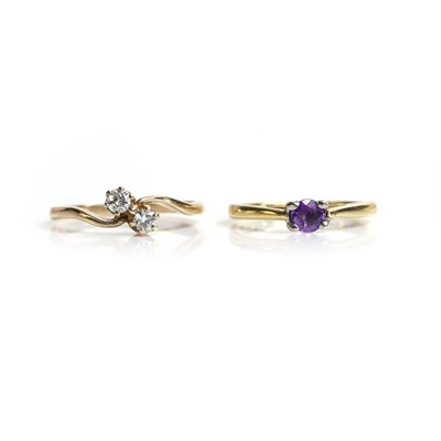 Lot 201 - An 18ct gold amethyst single stone ring and a 9ct gold diamond Toi et Moi ring
