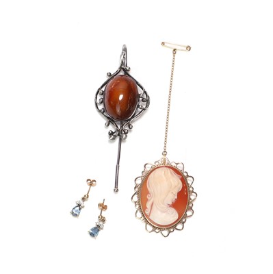 Lot 308 - A small group of gold and silver jewellery