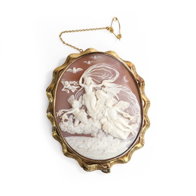 Lot 12 - A large Victorian gold mounted shell cameo