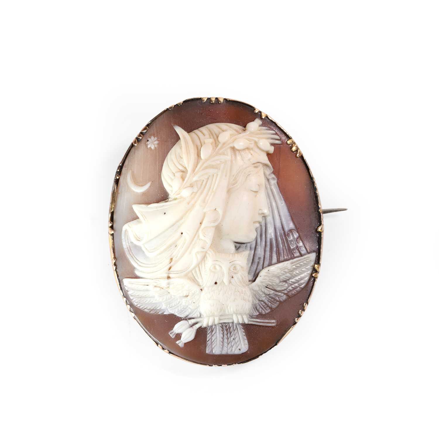 Lot 6 - A Victorian gold mounted shell cameo