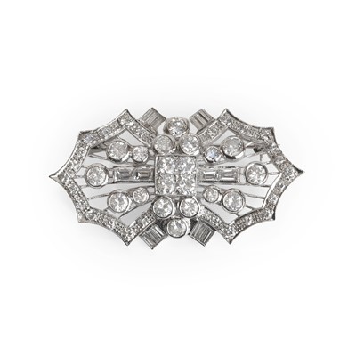 Lot 50 - A diamond plaque brooch