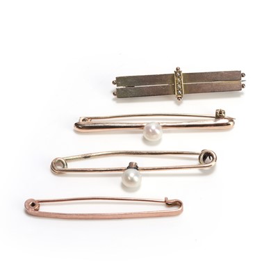 Lot 210 - A group of four bar brooches