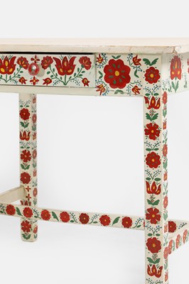 Lot 151 - A painted pine side table