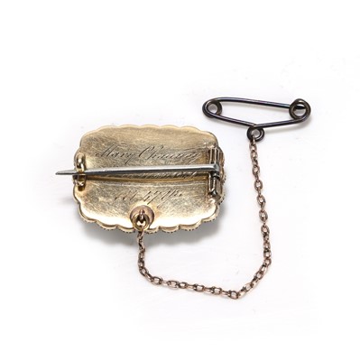 Lot 3 - A Georgian mourning brooch