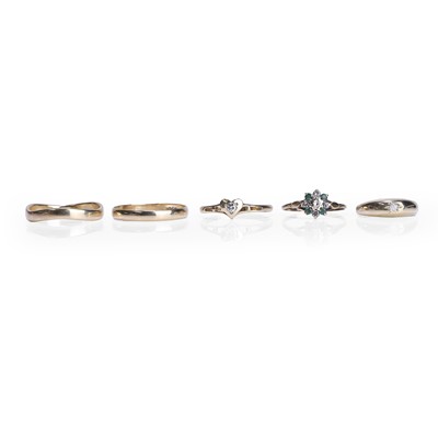 Lot 271 - A group of five rings