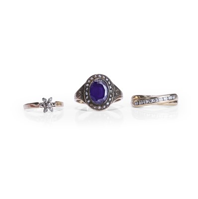 Lot 262 - A group of three rings