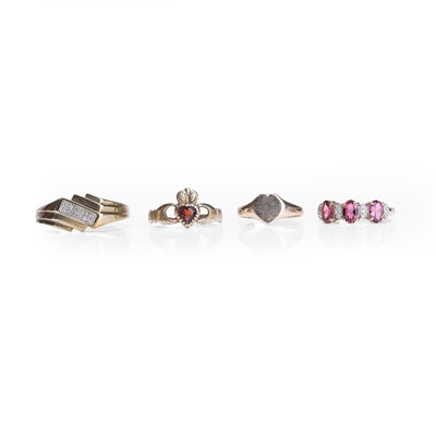 Lot 279 - A group of four rings