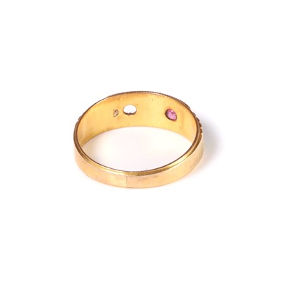 Lot 30 - A late Victorian 15ct gold ruby and split pearl ring