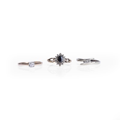 Lot 289 - A group of three rings