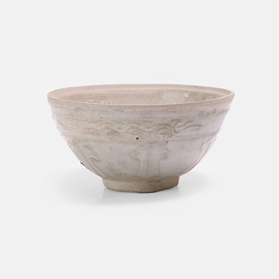 Lot 15 - A Chinese qingbai-glazed bowl