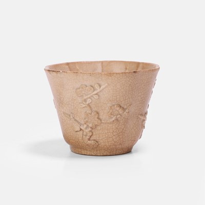 Lot 96 - A Chinese Zhangzhou ware cup