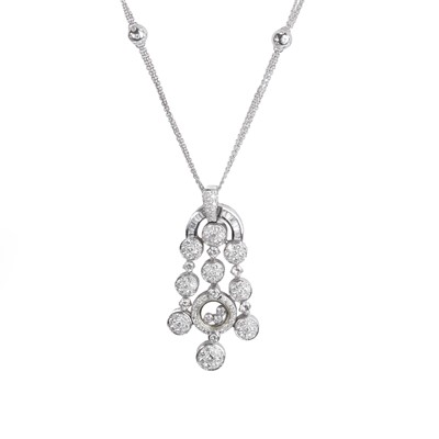 Lot 180 - A diamond pendant necklace