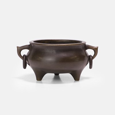Lot 149 - A Chinese bronze incense burner