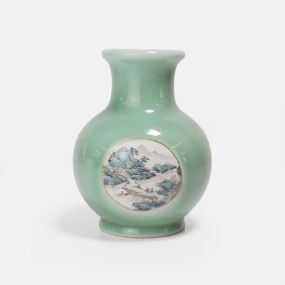 Lot 128 - A Chinese famille rose vase
